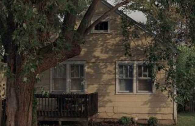 Adorable 2BR/1BA house**June 2025 Special! Half price deposit with qualifying application and lease signed by June 20, 2025** photos photos