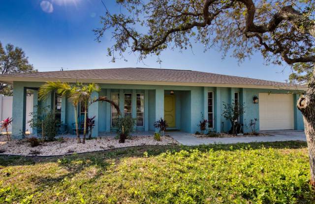 ANNUAL POOL Home in South Venice - Unfurnished or Furnished option - 1515 Southland Road, South Venice, FL 34293