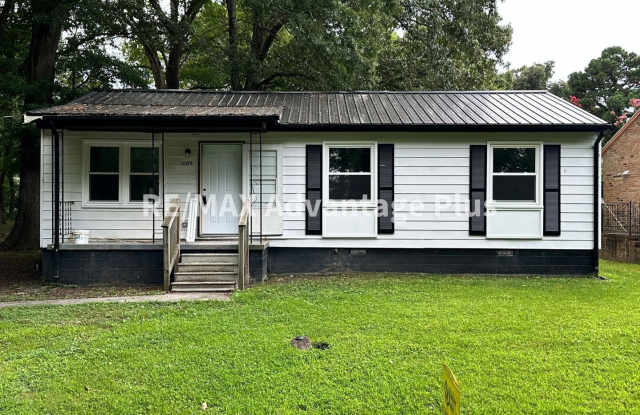 Remodeled 3-Bedroom Home in Blackstone! photos photos
