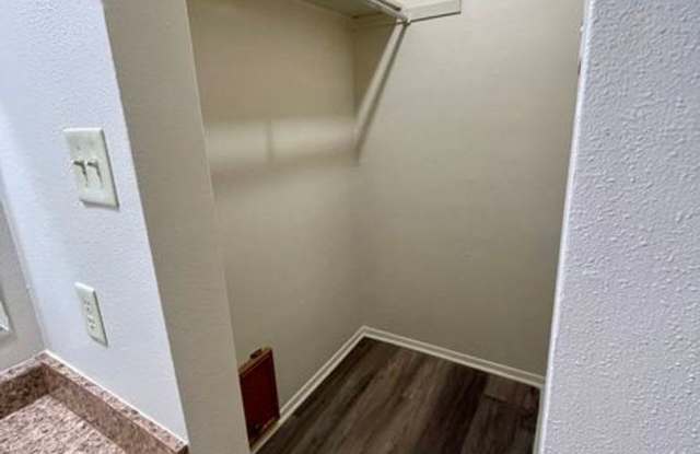 Longstreth Apartments Gallery 4
