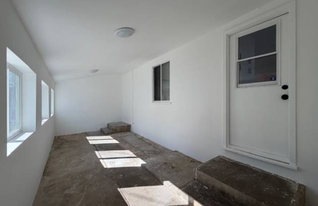 Recently Remodeled 3 Bedroom 2 Bath Home with Covered Patio & 2 Car Garage Gallery 3