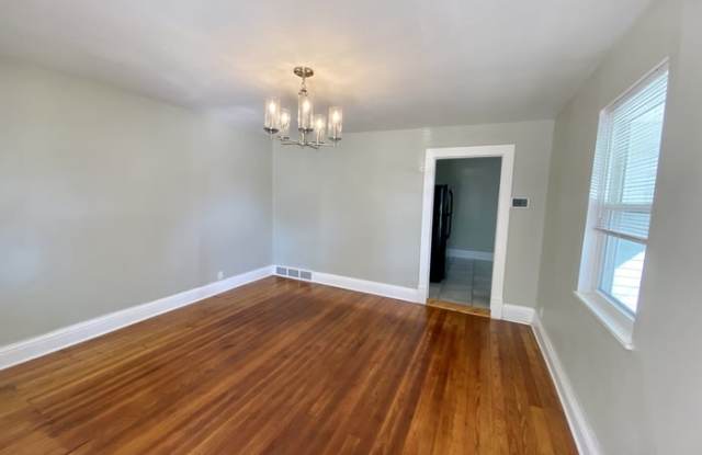 117 Lithia Avenue Gallery 2