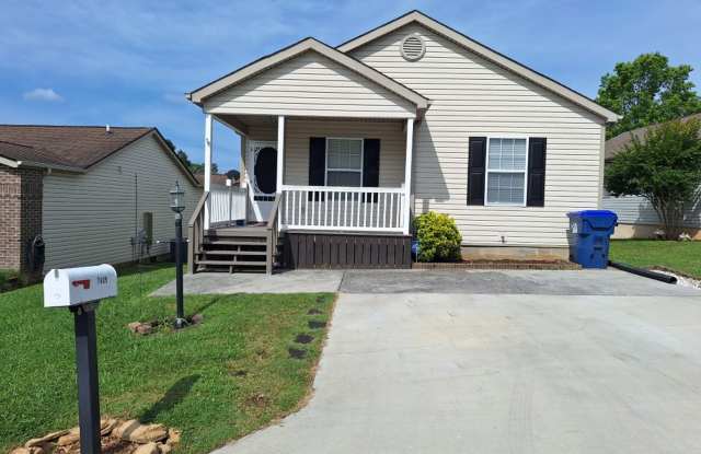 Cute Cottage in quiet neighborhood in South Knoxville. photos photos