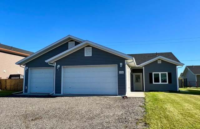 Spacious  Dog-Friendly 3BD/2BA Home with 3-Car Garage in North Pole – Available Now! photos photos