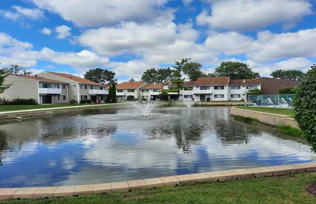 Spacious  Updated 2-Bed, 2-Bath Condo in Desirable Palatine Location photos photos