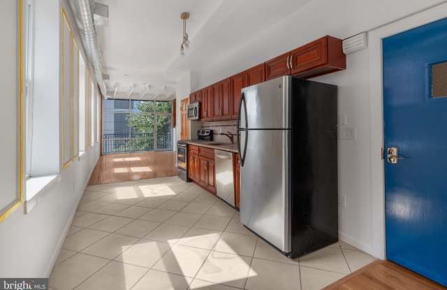 1704 W GIRARD Avenue unit: 2 photos photos