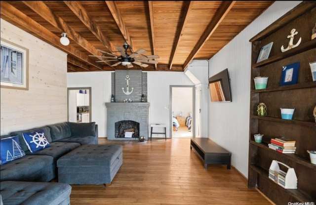 597 Bayberry Walk Gallery 2