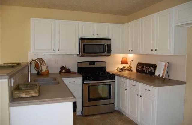 304 Summerstone Court Gallery 3