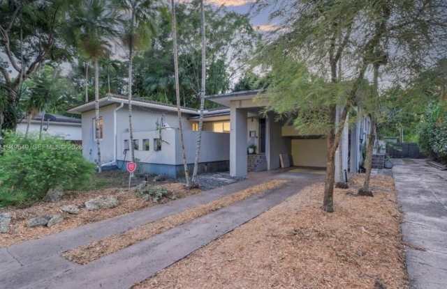 12660 GRIFFING Boulevard Gallery 1