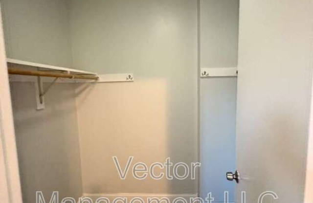 2842 Dixwell Avenue - C Gallery 4
