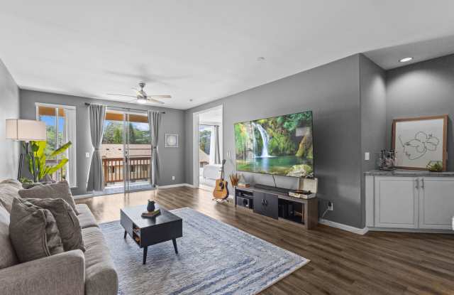 Mililani Living – Upgraded 2-Bed, 2-Bath Condo with High Ceilings - 95-996 Wikao Street, Mililani Mauka, HI 96789
