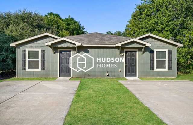 820 Hubert Street Gallery 1