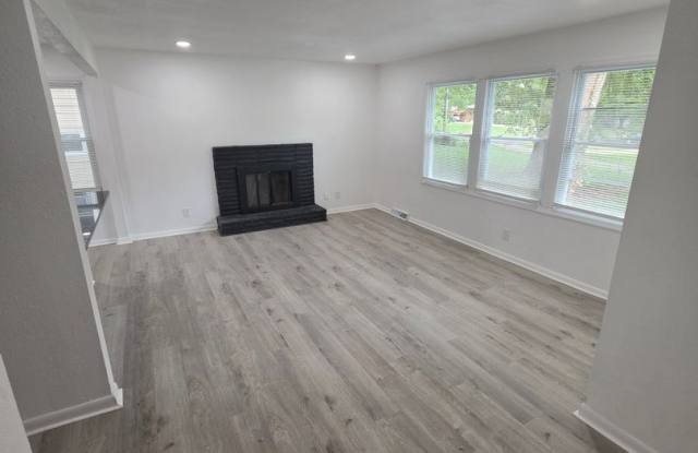Fully Renovated 3 bed 2 bath Home Gallery 3