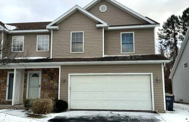 Spacious 4-Bedroom, 2.5-Bath Condo in St. Joseph - 2510 Holiday House Road, Shoreham, MI 49085