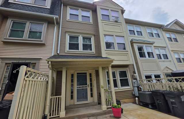 12119 SALEMTOWN Drive Gallery 3