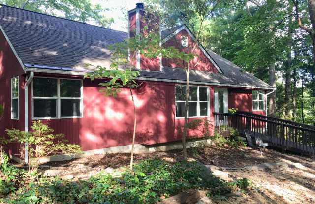 Black Mountain Rental - 114 Richard Lane, Black Mountain, NC 28711
