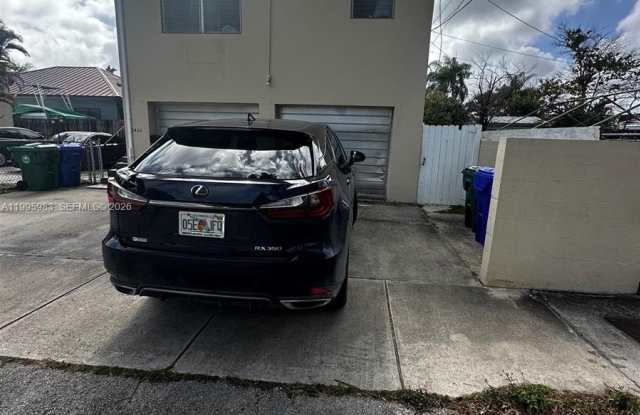 2420 SW 34 ave photos photos