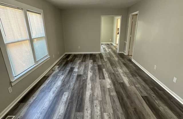3 Bedroom Home in Rossville – Freshly Renovated & Lawn Care Included! Gallery 4