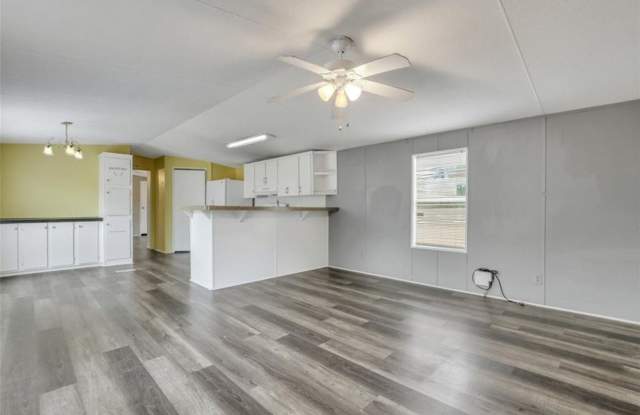 Bright & Welcoming – 3BR Home with Open Layout in Ellabell Gallery 4