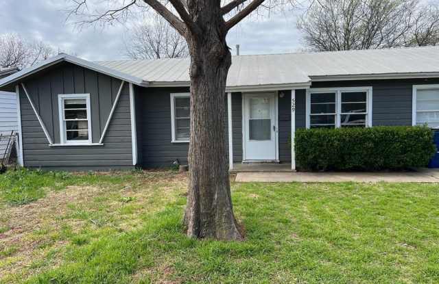 529 NW King St. - 529 Northwest King Street, Burleson, TX 76028