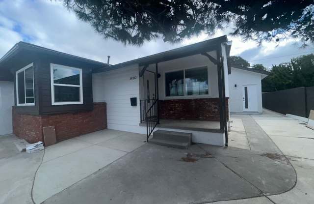Beautiful newly renovated 3-bedroom, 2-bath home available now in Westminster. Paid Utilities photos photos