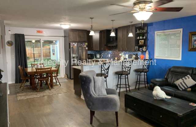 1355 Columbine Dr Gallery 3