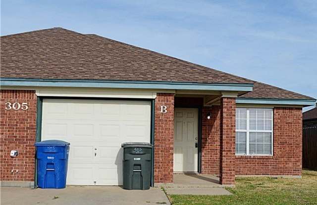 305 Bermuda unit: B photos photos