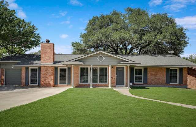 BEAUTIFUL SINGLE STORY HOME IN ALAMO HEIGHTS WITH POOL photos photos