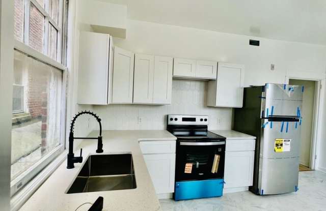 Charming 2BR 1BA Apartment in Cedarbrook! Gallery 3