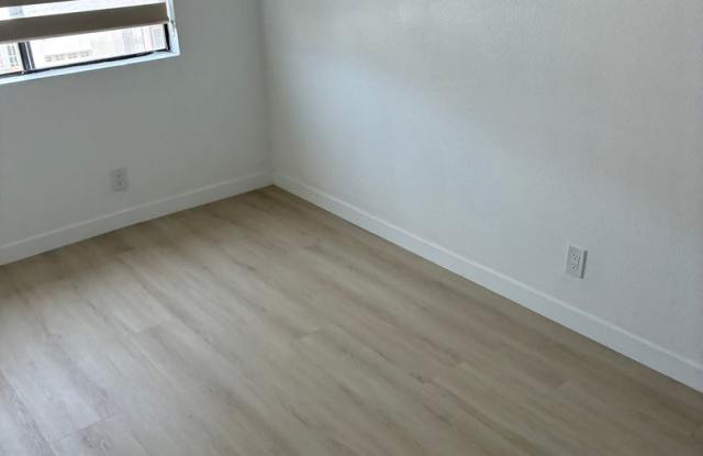 BEAUTIFUL 4 Bed 3 Bath unit photos photos