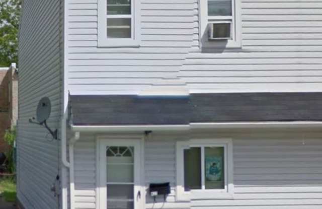 2 Bed, 1 Bath Duplex in McKeesport Gallery 1