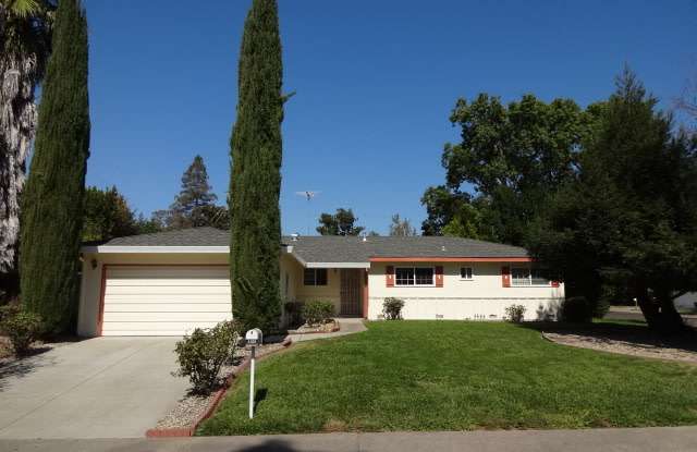 SINGLE STORY, 4 BED, 2 BA, LARGE LOT, ARDEN ARCADE AREA photos photos