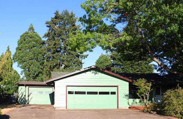 1745 SW Whiteside Dr - 1745 Southwest Whiteside Drive, Corvallis, OR 97333