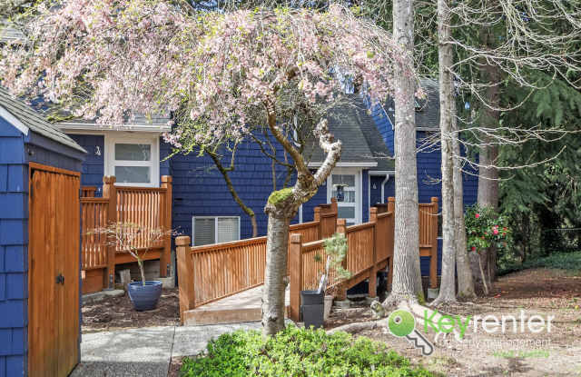 Stylish Two Bedroom Home with Balcony and Deck Gallery 1