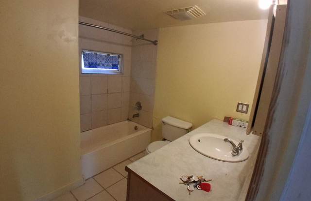 2 bed 2 bath home in St. James, MO 65559. Available now for $900 per month with a $900 security deposit. Fill out an application at royalhomepropertiesrentals.com Gallery 4