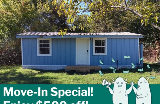 705 Cedar St - 705 Cedar Street, Commerce, TX 75428