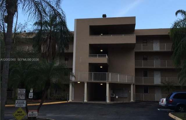 8500 NW 8TH ST photos photos