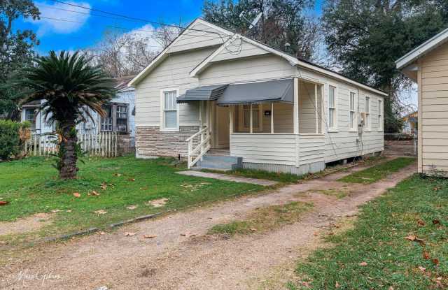 Central Bossier - 2 Bed - New Floors - Fresh Paint photos photos