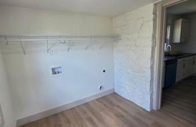 815 N Wilson Avenue Gallery 4
