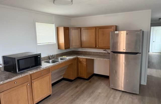 675 W Gravois Ave - 675 West Gravois Avenue, St. Clair, MO 63077