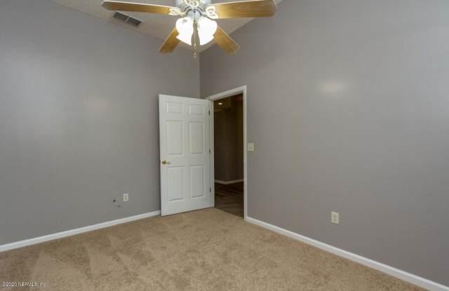 8746 EDGEBROOK CT Gallery 4