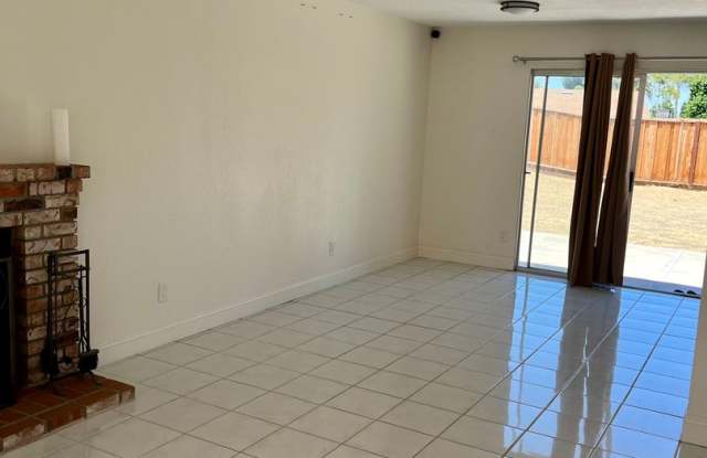 Beautiful Tracy Home! Gallery 1