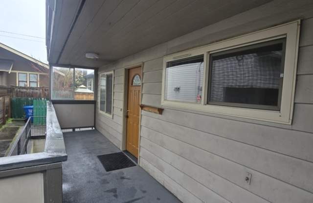 6519 Phinney Avenue North - #2 photos photos