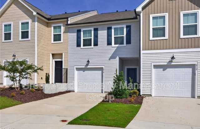 814 Falls Grove Trail Gallery 1