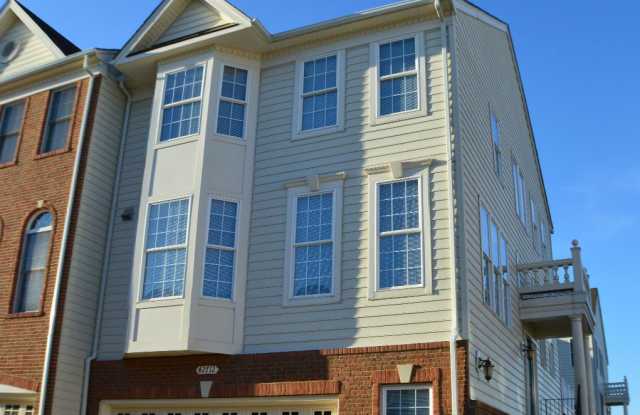 42712 SANDMAN TERRACE - 42712 Sandman Terrace, South Riding, VA 20152