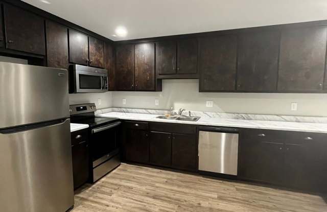 Luxury Living in Winchester, TN: Spacious 2 Bed, 2 Bath Unit! - 406 Charles Avenue, Winchester, TN 37398 Luxury Living in Winchester, TN: Spacious 2 Bed, 2 Bath Unit! - 406 Charles Avenue, Winchester, TN 37398