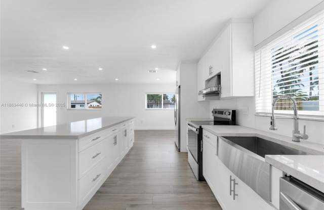 12253 SW 28th Ter photos photos