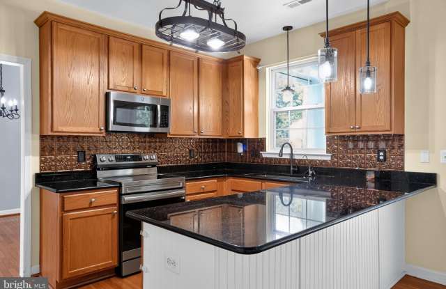 48262 EASTON Court Gallery 2