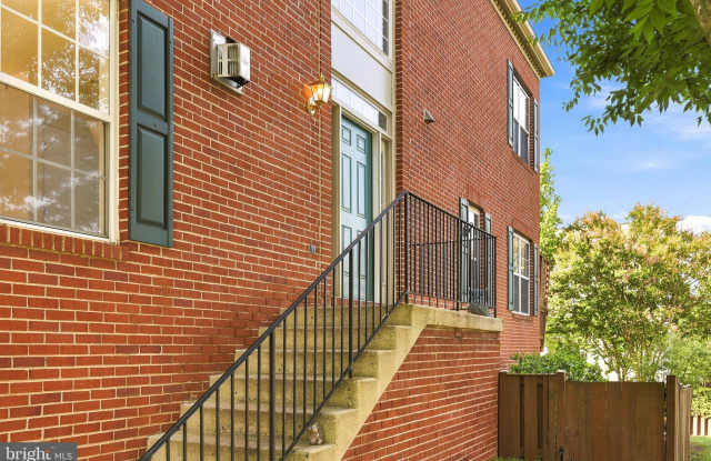 45805 MARLANE Terrace Gallery 4
