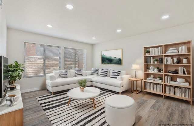 1708 East Cyrene Drive Gallery 1